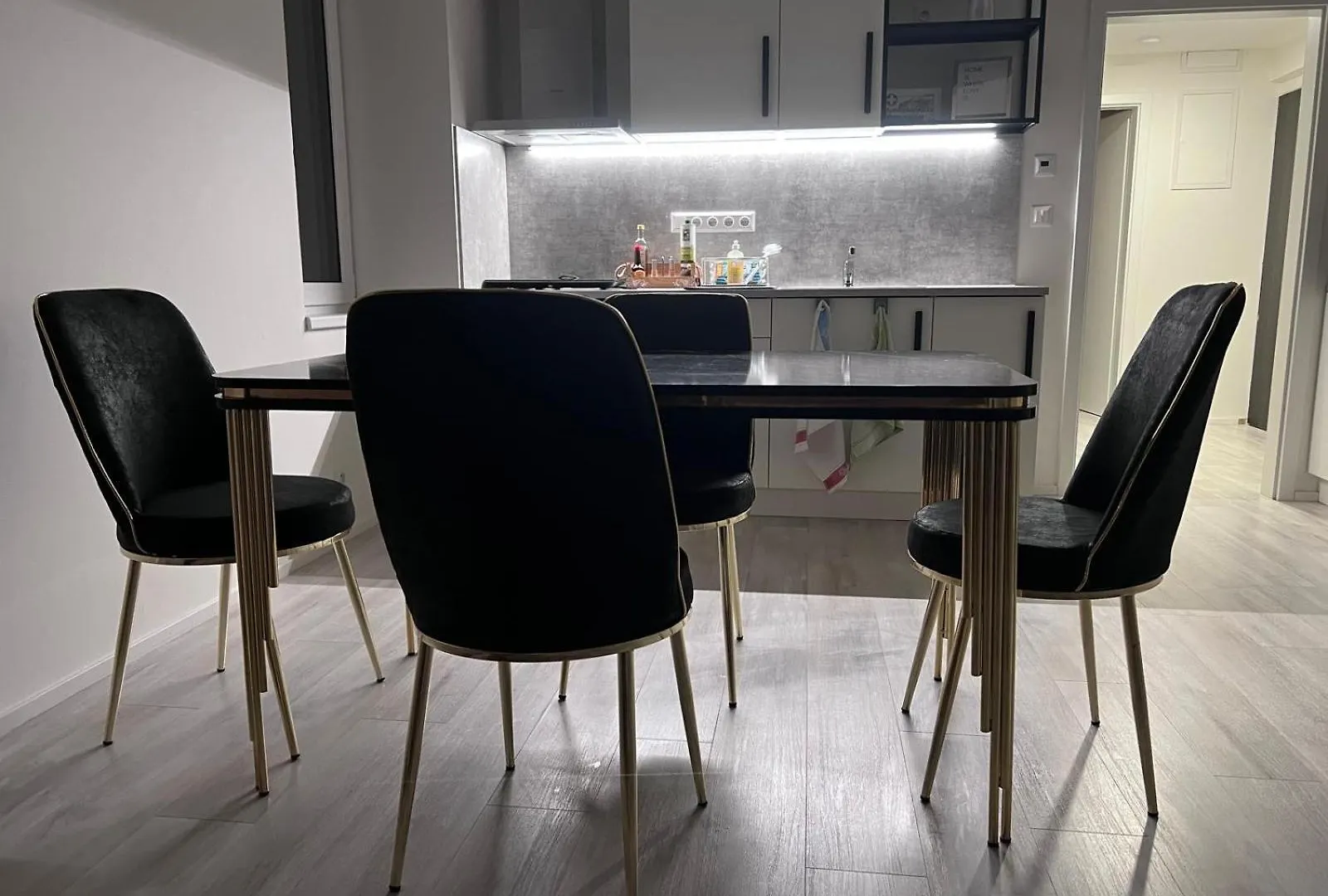 Modern Apartment Close To Tram And Airport, Free Parking Prague